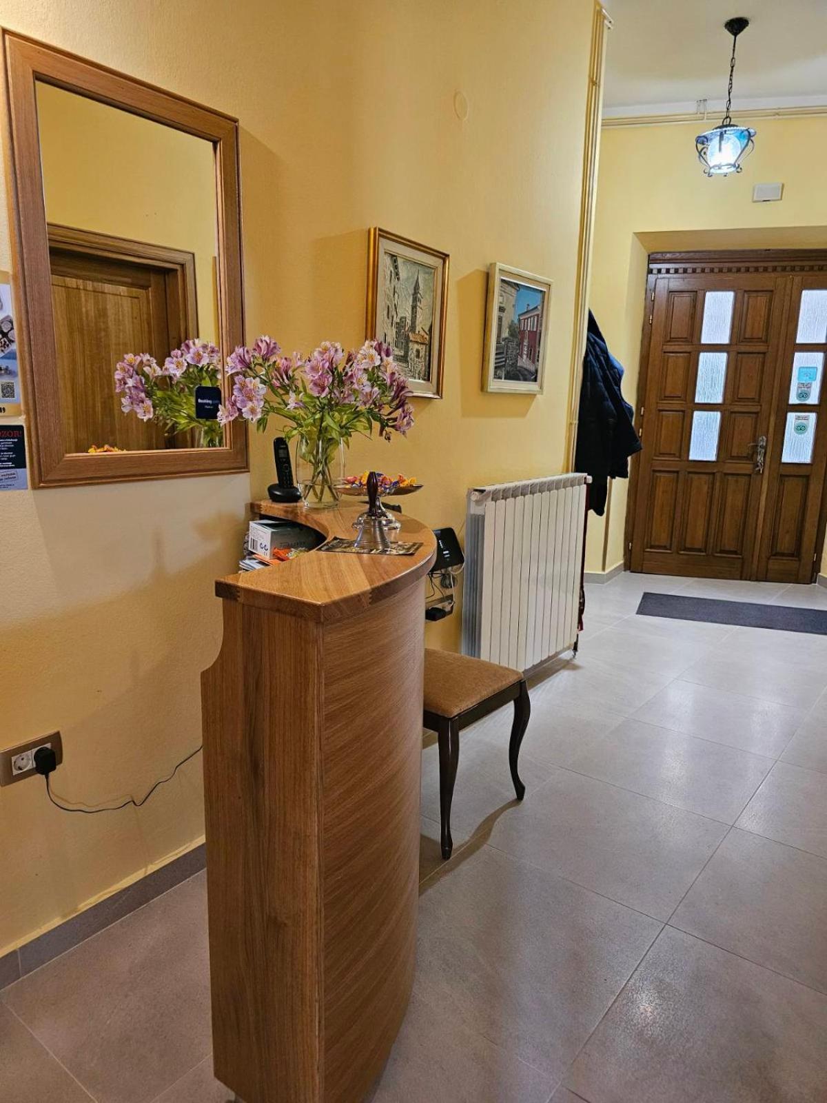 Guesthouse Villa Marija โมโตวุน ภายนอก รูปภาพ