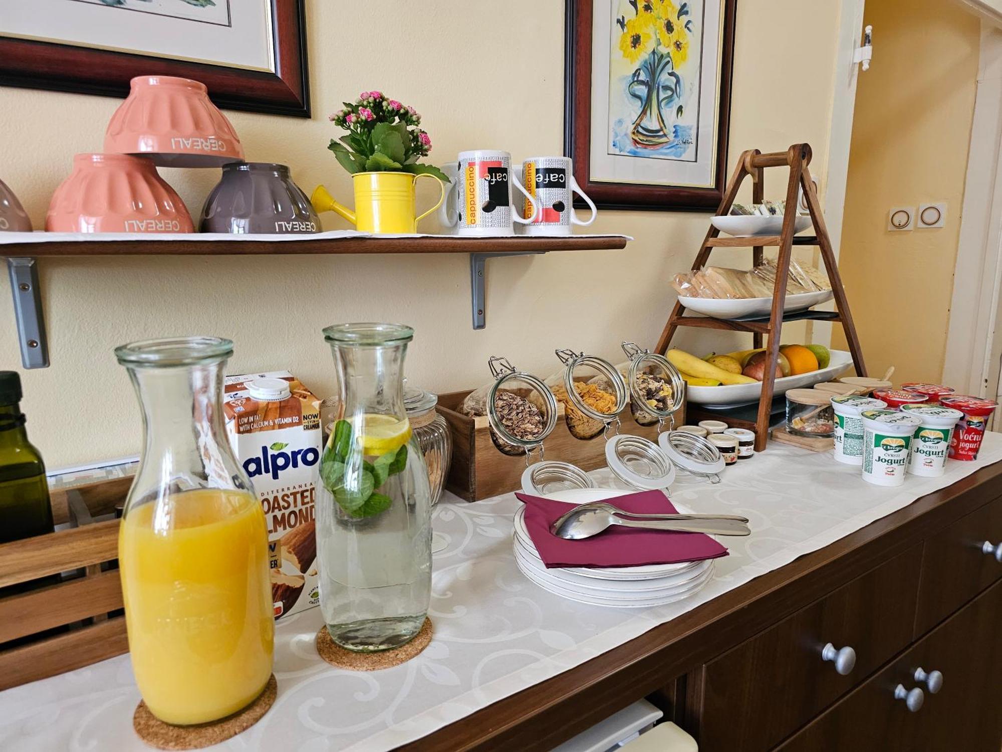 Guesthouse Villa Marija โมโตวุน ภายนอก รูปภาพ