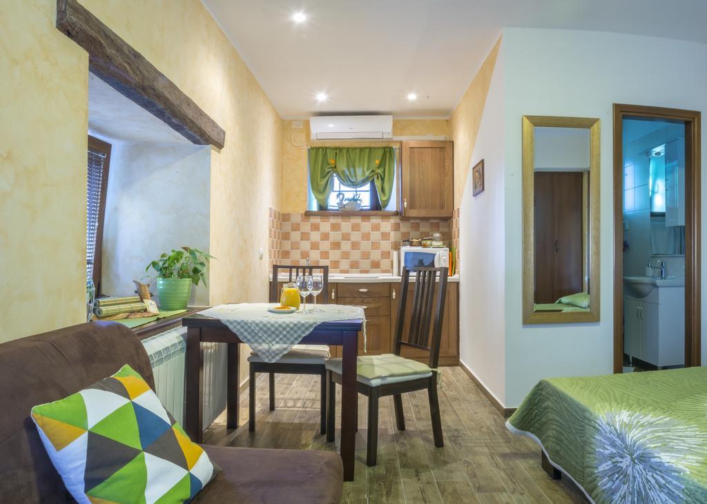 Guesthouse Villa Marija โมโตวุน ภายนอก รูปภาพ