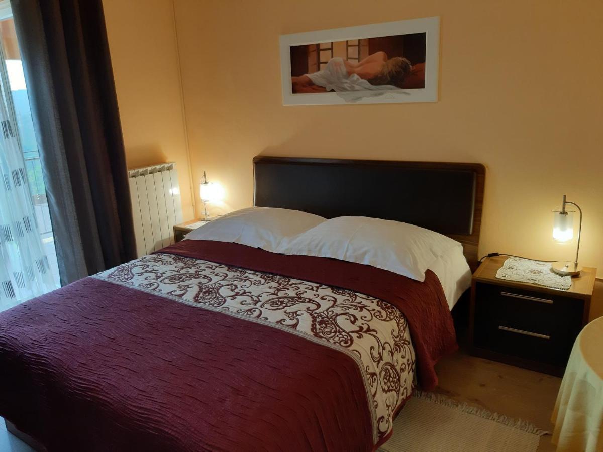 Guesthouse Villa Marija โมโตวุน ภายนอก รูปภาพ